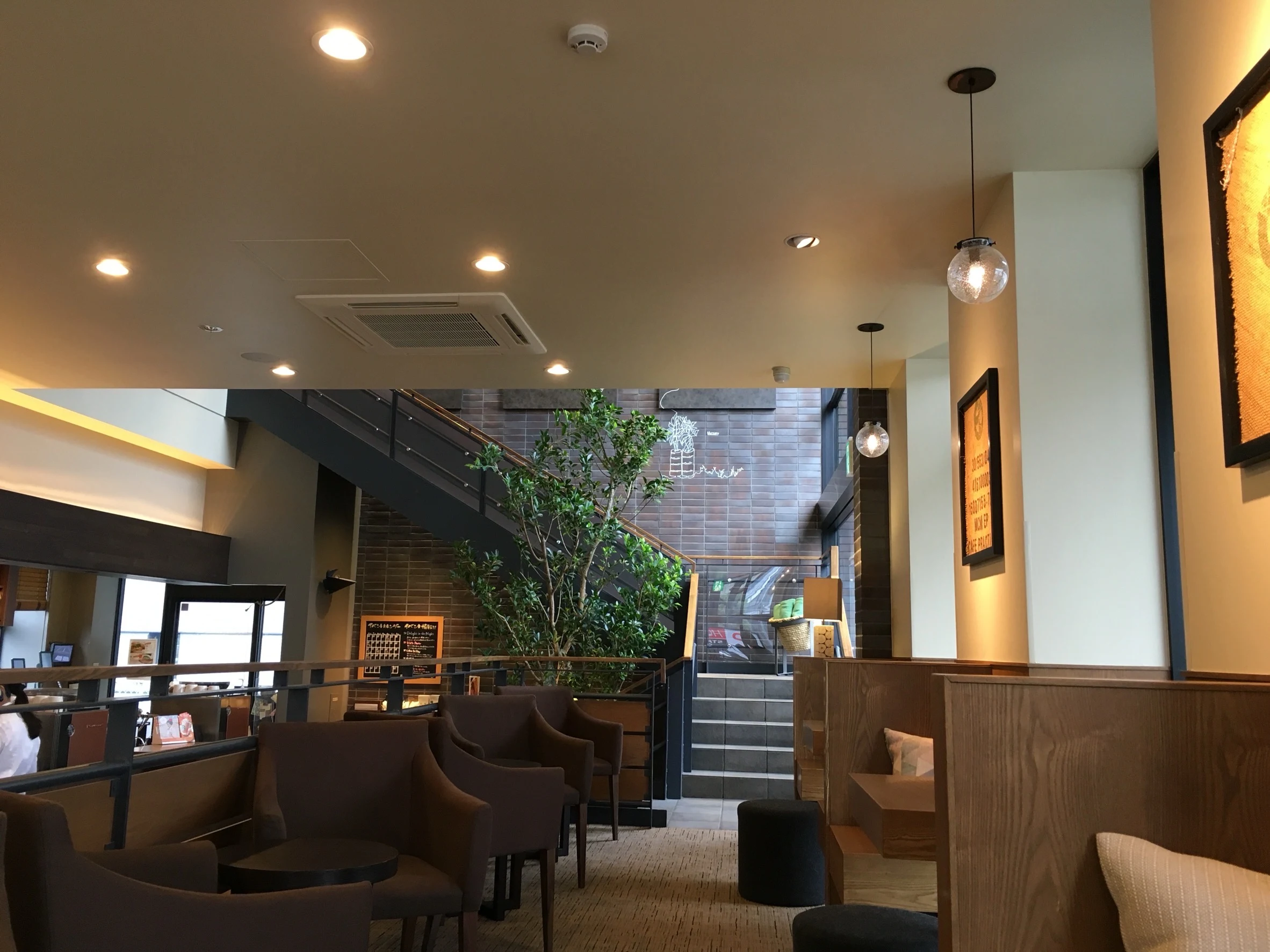 スターバックス用賀店の店内